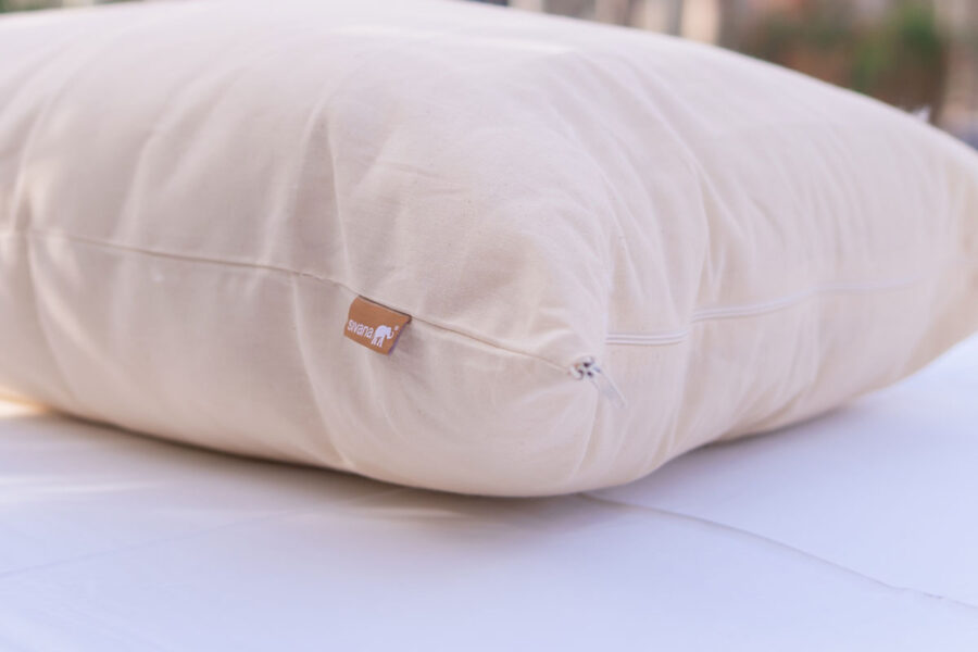 almohada natural de algodón Sivana